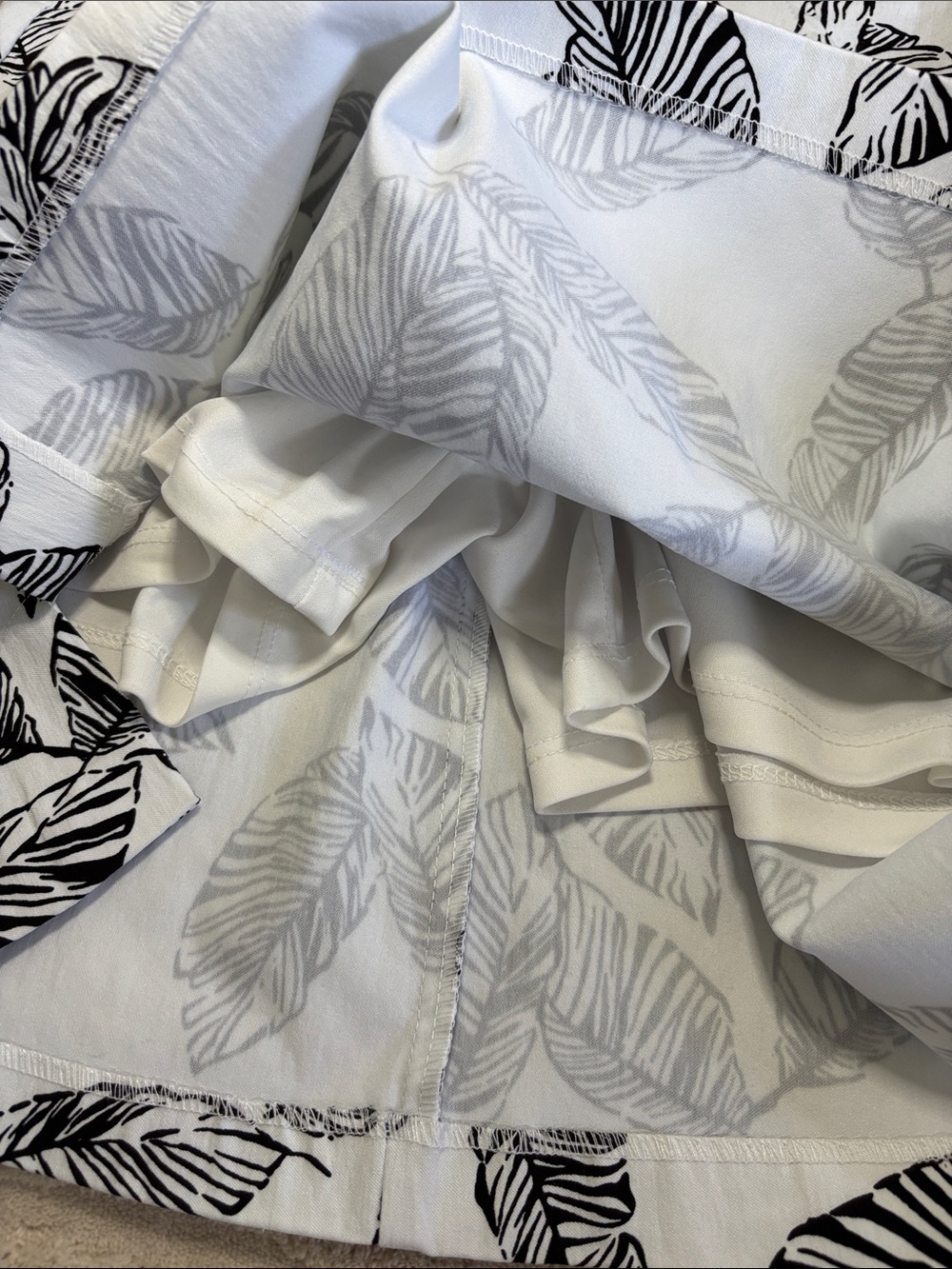 Tribal White Mini Skirt with Black Leaf Print - Picture 5 of 6